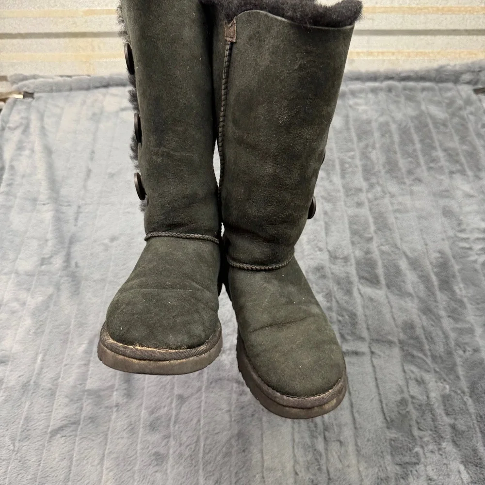 UGG Australia Bailey Button Triplet Tall Green Suede Shearling Boots 1873 Size 7